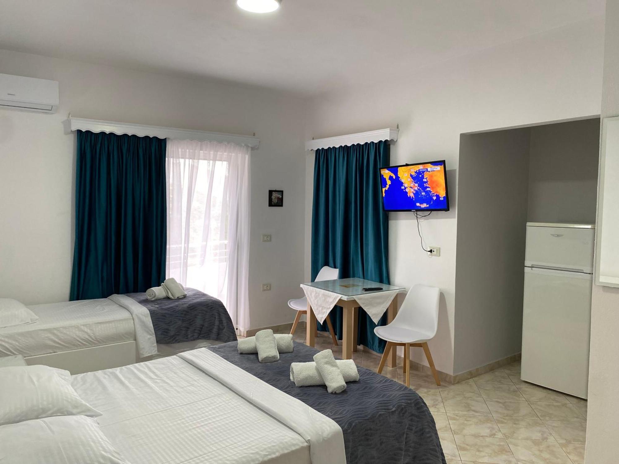 Hotel Vila Kafe Λούκοβο Εξωτερικό φωτογραφία