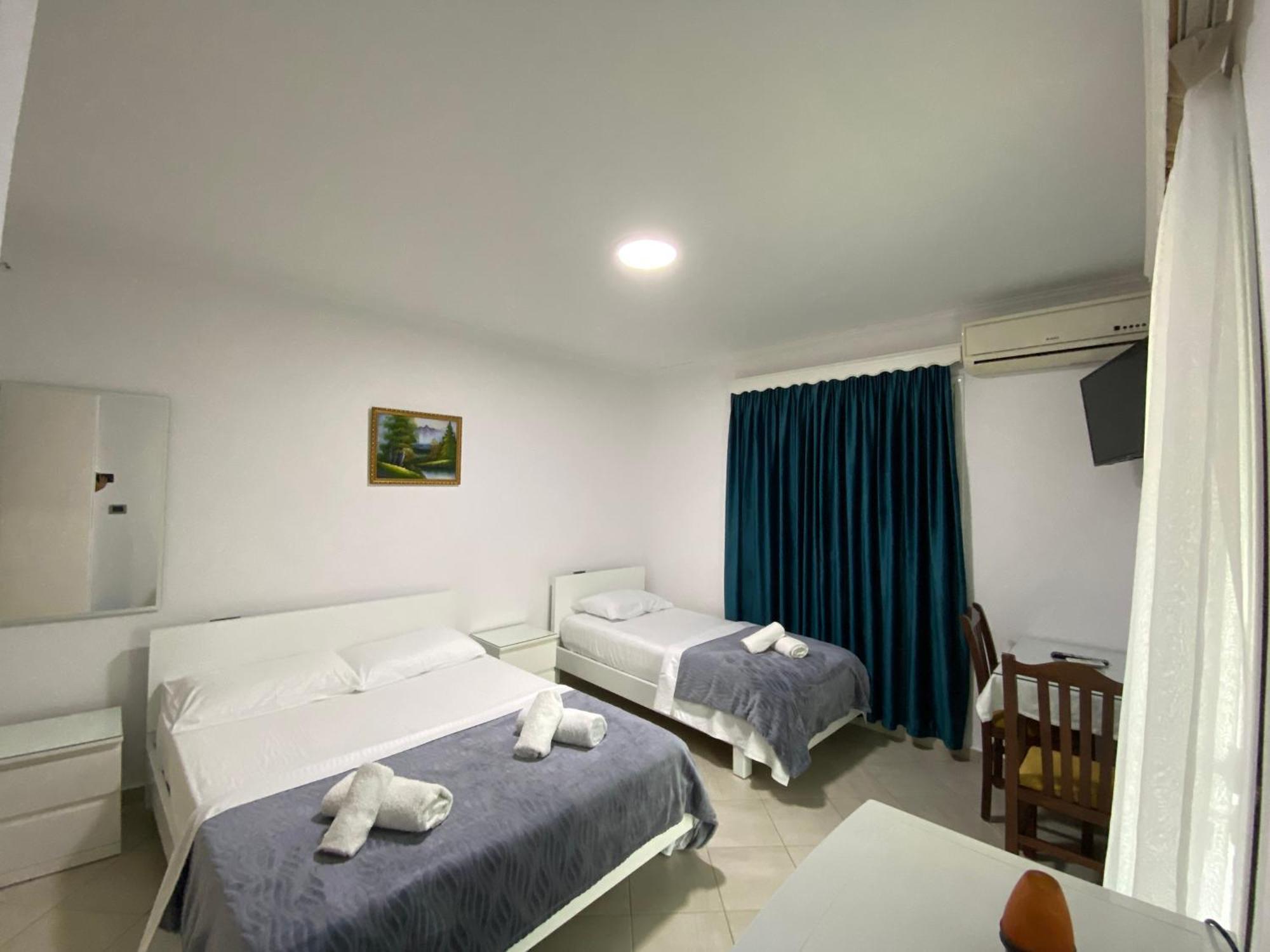 Hotel Vila Kafe Λούκοβο Εξωτερικό φωτογραφία