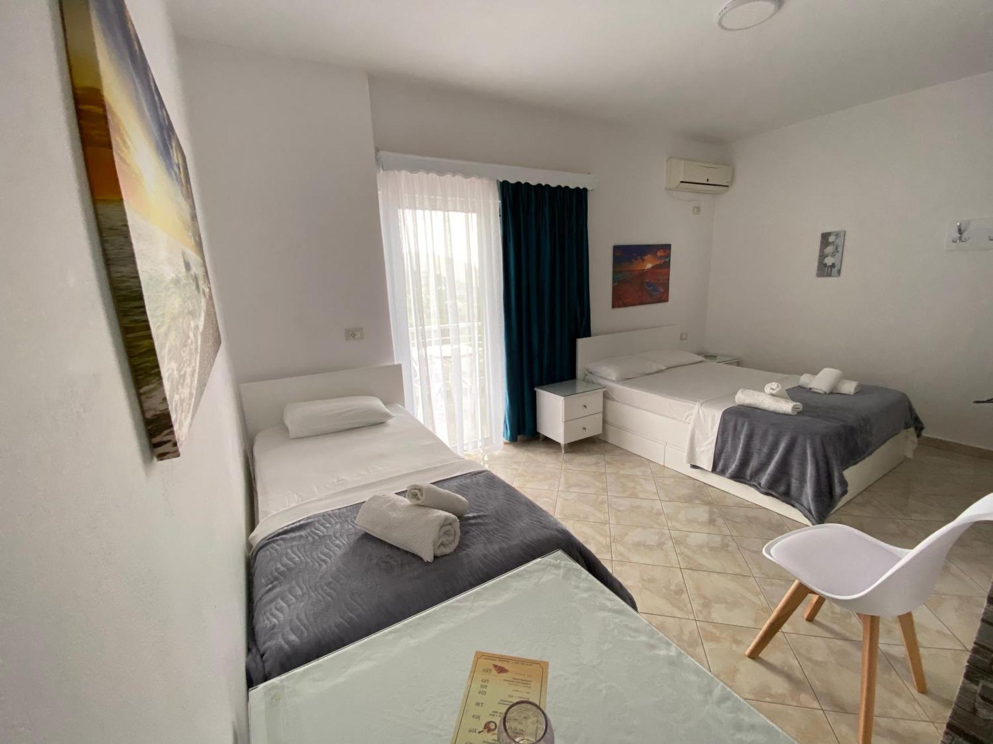 Hotel Vila Kafe Λούκοβο Εξωτερικό φωτογραφία