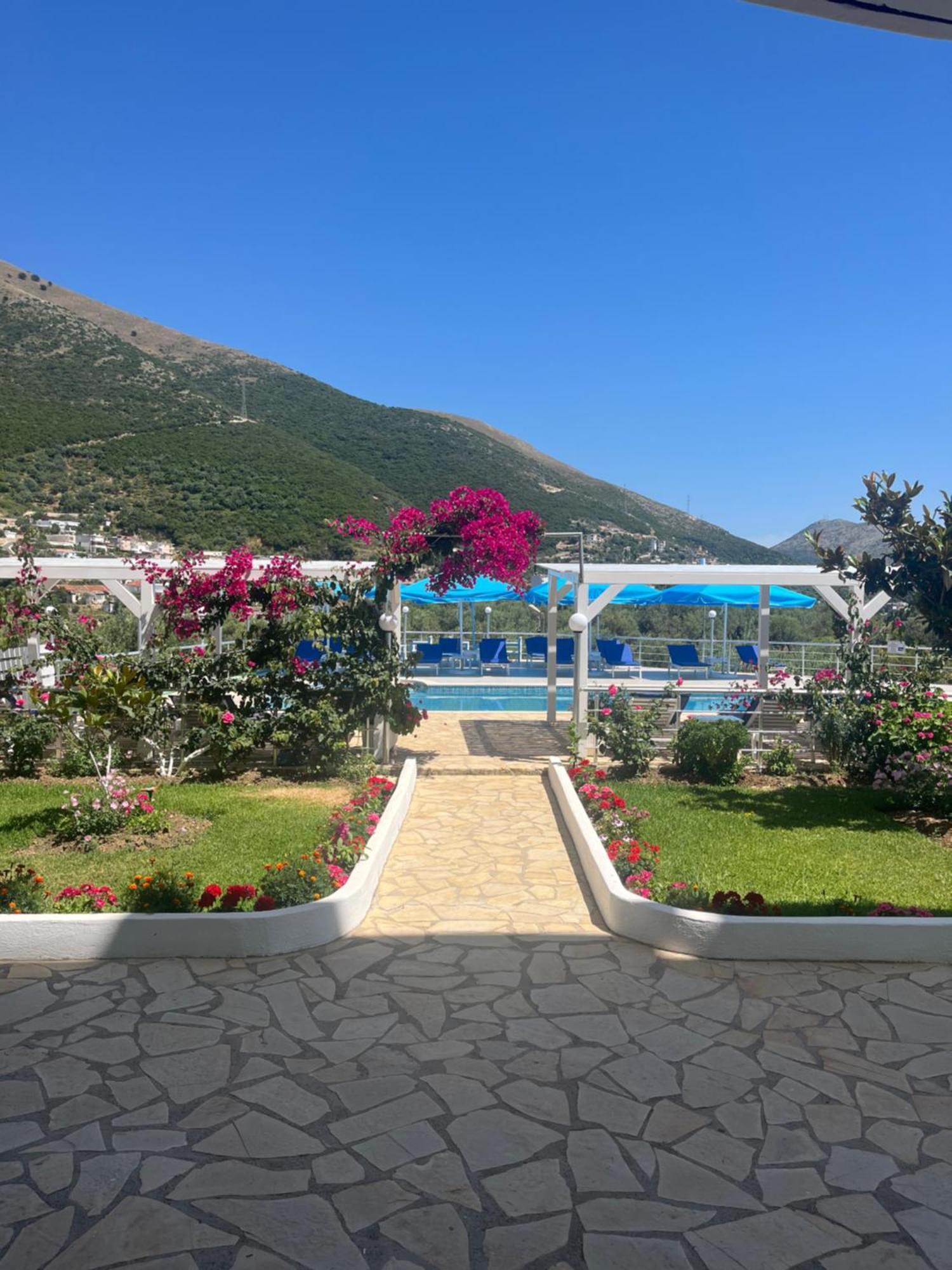 Hotel Vila Kafe Λούκοβο Εξωτερικό φωτογραφία