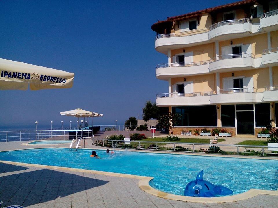 Hotel Vila Kafe Λούκοβο Εξωτερικό φωτογραφία
