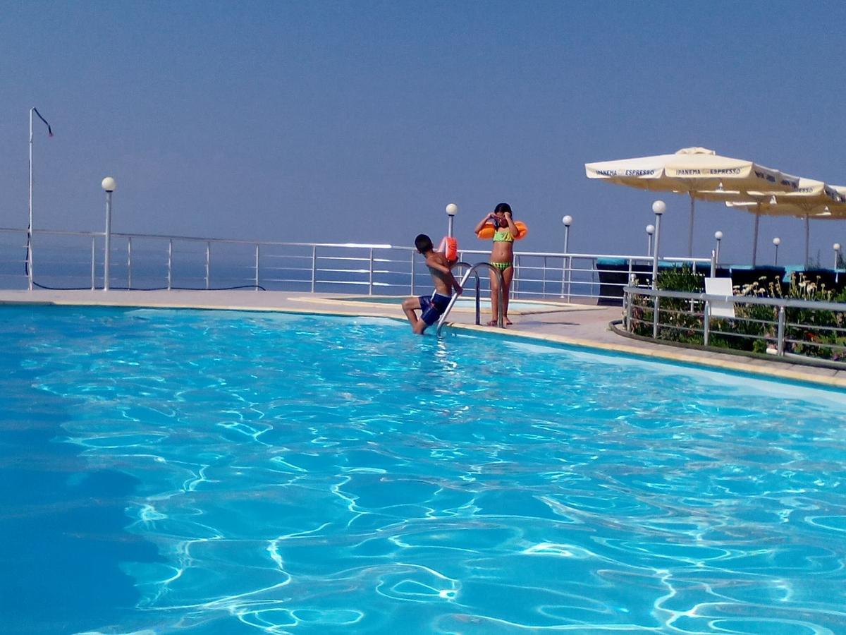 Hotel Vila Kafe Λούκοβο Εξωτερικό φωτογραφία