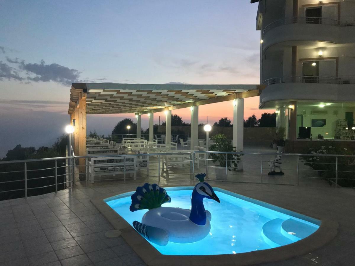 Hotel Vila Kafe Λούκοβο Εξωτερικό φωτογραφία